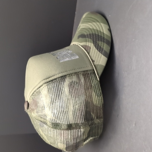 Cobra NYC Men's Green Camo Snapback Trucker Hat. - Picture 4 of 8